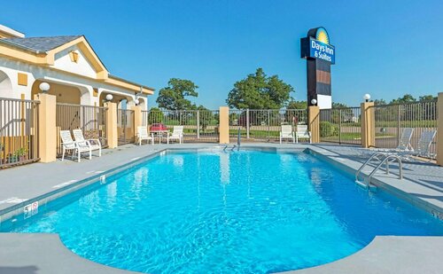Days Inn & Suites by Wyndham Osceola AR, Book Mini-hotel Hoteller i Ozark med pool, Swimmingpool