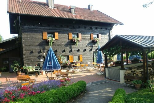 Pension St. Georg mit Moststüberl, Забронировать Гостевой дом Отели Бад-Грисбах с парковкой, Парковка