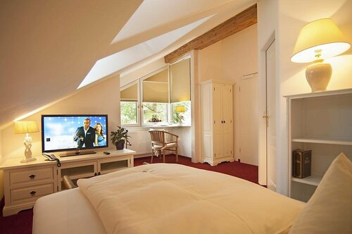 Landhaus Café Restaurant & Hotel, Reservar Hotel Wolfratshausen 