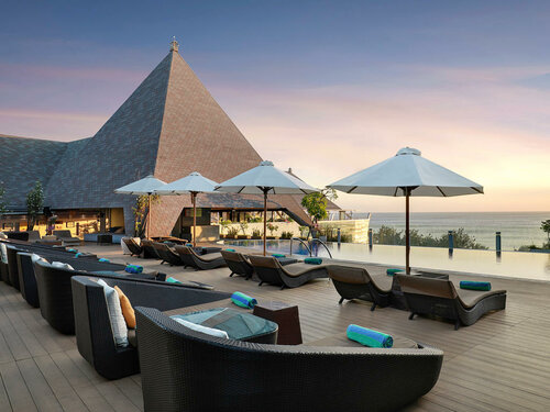 The Kuta Beach Heritage Hotel - Managed by Accor, Забронировать Отель Отели Куты с парковкой, рядом с Торговый центр Kuta Center, Парковка