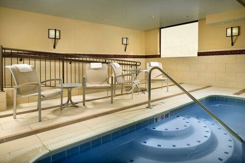 Holiday Inn Express - Waldorf by IHG, Забронировать Отель Уолдорф Мэриленд
