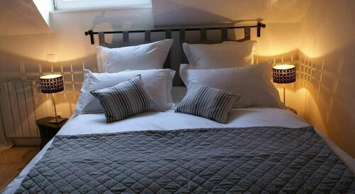 La Cour Soubespin, Забронировать Отель Отели Лилля 3 звезды, рядом с The Old Lille District, 3*