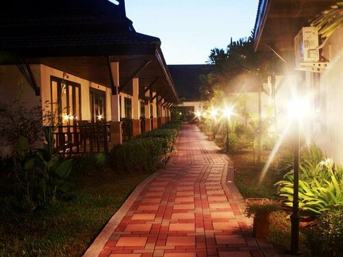Phuket Airport Hotel, Забронировать Курортный отель Отели Южного Таиланда с парковкой, Парковка