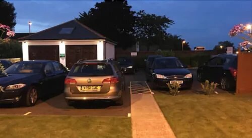 Balkan Lodge Oxford, Rezervați Hotel Hoteluri în Gloucestershire cu parcare, Parcare