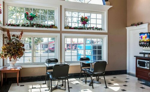 Rodeway Inn Cypress - Buena Park, Забронировать Отель Буэна-Парк Disneyland California