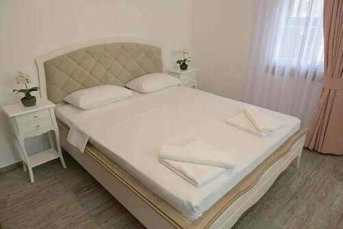 Brothers Cesme Hotel, Забронировать Отель Чешме Измир, рядом с Cesme Anfi Theatre