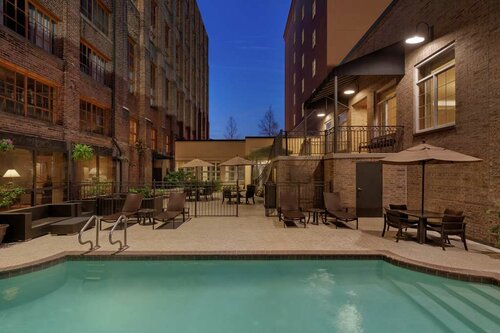 Hampton Inn and Suites New Orleans Convention Center, Забронировать Отель Arts- Warehouse District Новый Орлеан