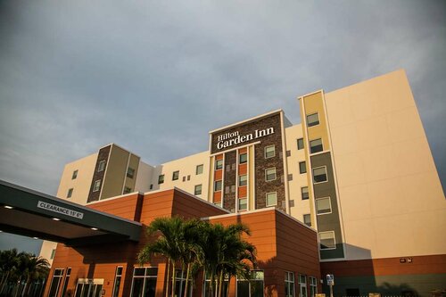 Hilton Garden Inn Tampa Suncoast Parkway, Book Hotel Ozone hoteller med parkering, Parkering