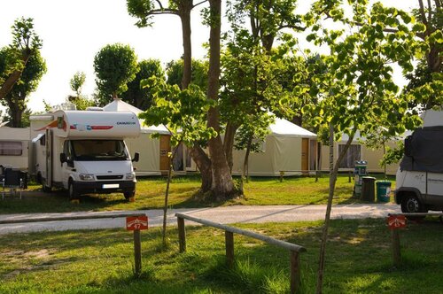 Camping Rialto, Забронировать Кемпинг Кампальто Венето