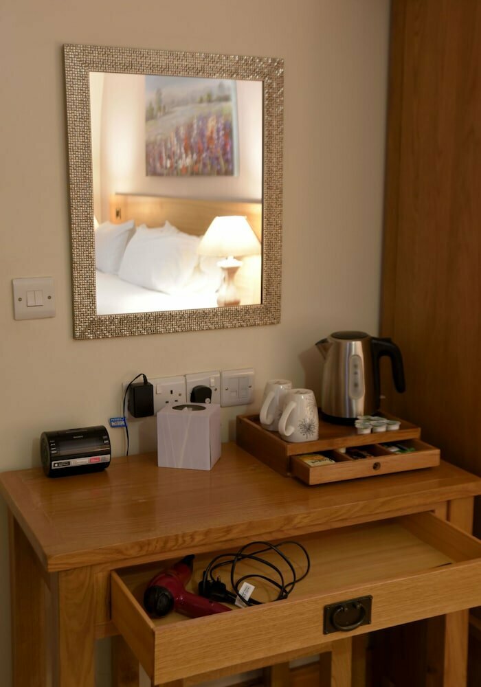 Crossways Inn
