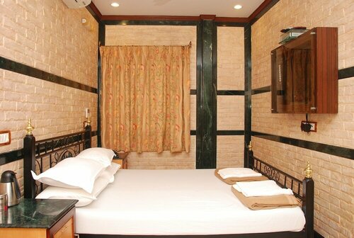 Hotel Hira, Забронировать Отель Отели штата Махараштры с завтраком, Завтраки