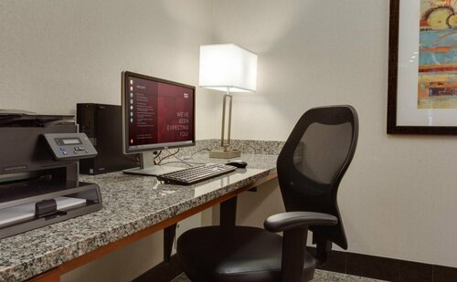 Drury Inn & Suites Charlotte Arrowood, Забронировать Отель Arrowood Шарлотте