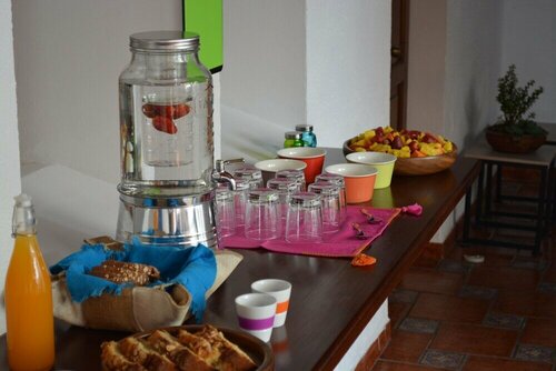 Luna Maya Hostel & Wellness, Забронировать Хостел Хостелы Антигуа-Гватемалы, рядом с Смотровая площадка «Серро-де-ла-Крус», Хостел
