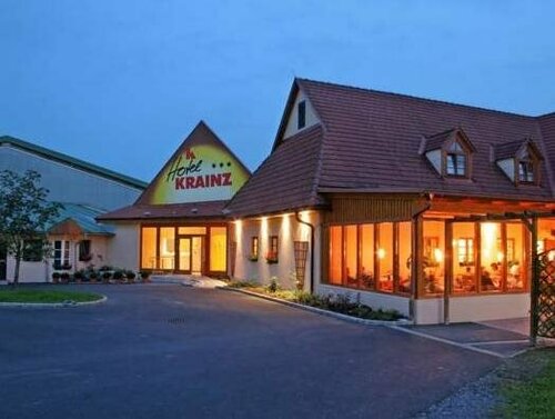 Familien Hotel Krainz, Rezerwuj Hotel Loipersdorf bei Fuerstenfeld 
