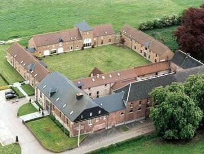 Aparthotel Le Manoir du Capitaine, Забронировать Апарт-отель Отели Эно 3 звезды, 3*