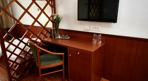 Hotel Saraj, Забронировать Отель СПА-отели Сараево, рядом с Фонтан Себилж, SPA-услуги