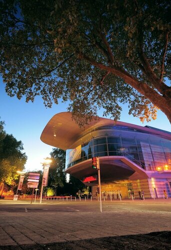Hampton by Hilton Tours Centre, France, Забронировать Отель Тур Эндр и Луара, рядом с Musée St-Martin