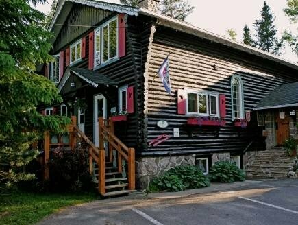 Auberge Le Lupin-Self Check-in, Забронировать Хостел Отели Мон-Трамблан с парковкой, Парковка