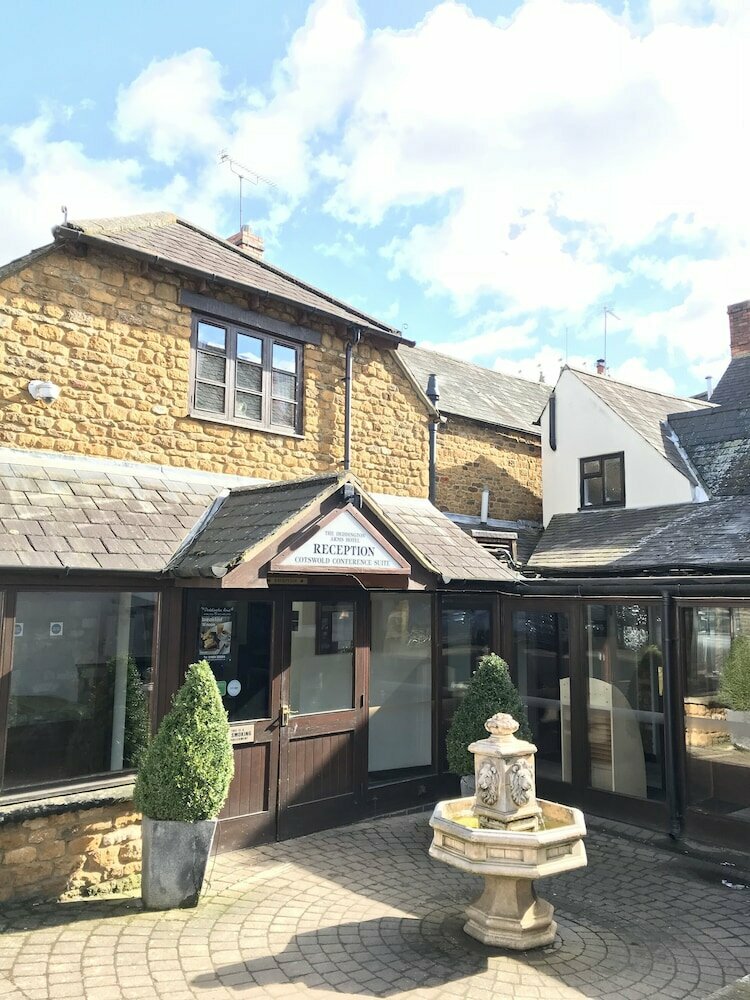 The Red Lion, Deddington