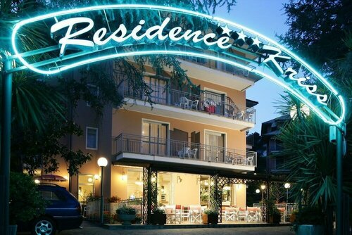 Residence Hotel Kriss, Забронировать Отель Отели в центре Дейва-Марина, в центре