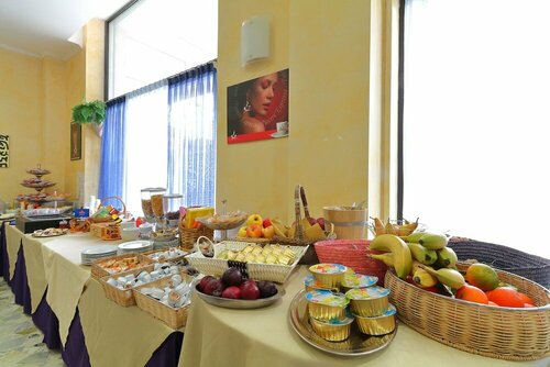 Hotel Ferrari, Забронировать Отель Отели Итальянской Ривьеры с питанием, Пансион