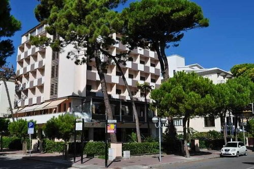 Hotel Corona Milano Marittima, Забронировать Отель Равенна Ravenna Area