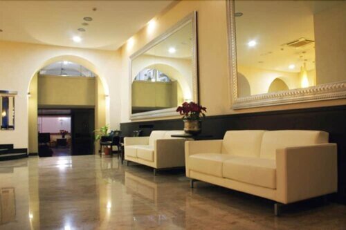Hotel Europa, Забронировать Отель Отели Фоджа с завтраком, рядом с Стадион «Пино Закерия», Завтраки