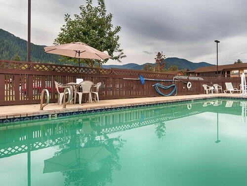 Oakridge Inn & Suites, Buchen Sie Hotel Westfir USA