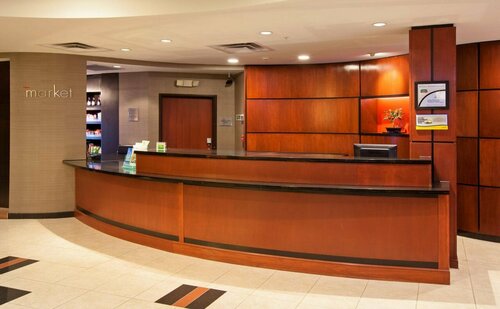 Courtyard Louisville Northeast, Забронировать Отель Луисвилл Louisville Metropolitan Area