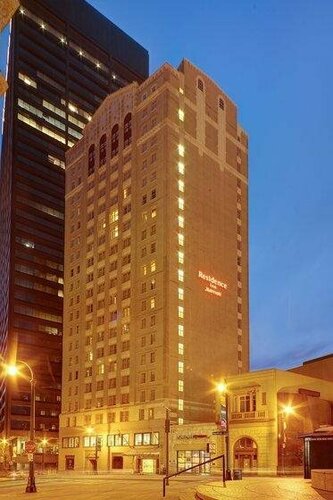 Residence Inn Atlanta Downtown, Забронировать Отель Отели Атланта с парковкой, рядом с Станция метро "Штат Джорджия", Парковка