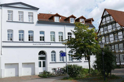 Hotel La Principessa, Забронировать Отель Хамельн Weser Uplands, рядом с Центральный вокзал Хамельна