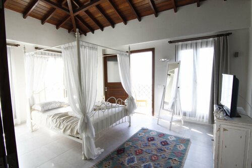 ‪Flores Hotel Alaçatı‬, Забронировать Отель Отели Измира с бассейном, Бассейн