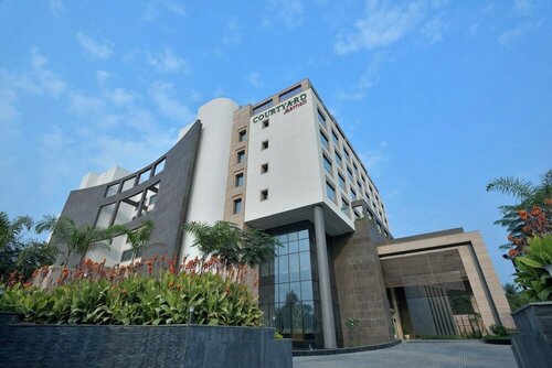 Courtyard by Marriott Raipur, Reserva ahora Hotel Hoteles en Maharashtra con piscina, Piscina