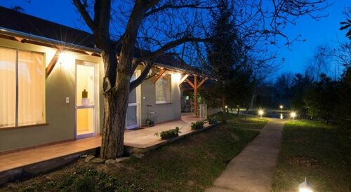 Toldi Panzió Hévíz Guest House, Book Pension Hoteller i Western Transdanubia med parkering, Parkering