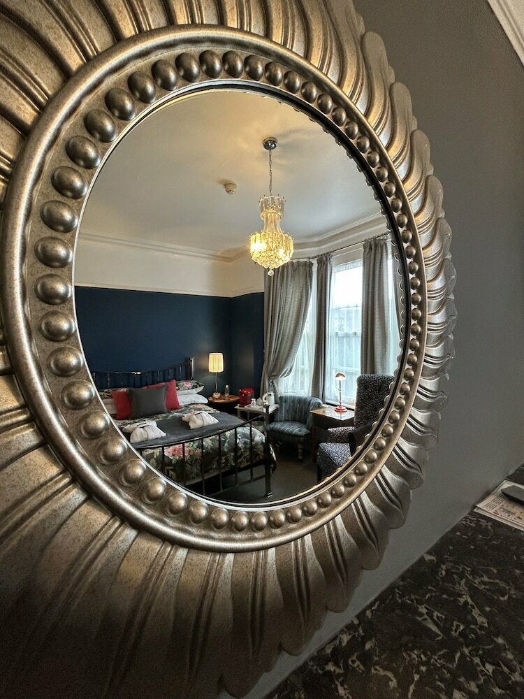 Worth House