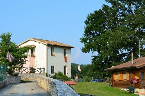Agriturismo Castello Di Pupaggi, Book Feriehus Sellano Villas, Villa