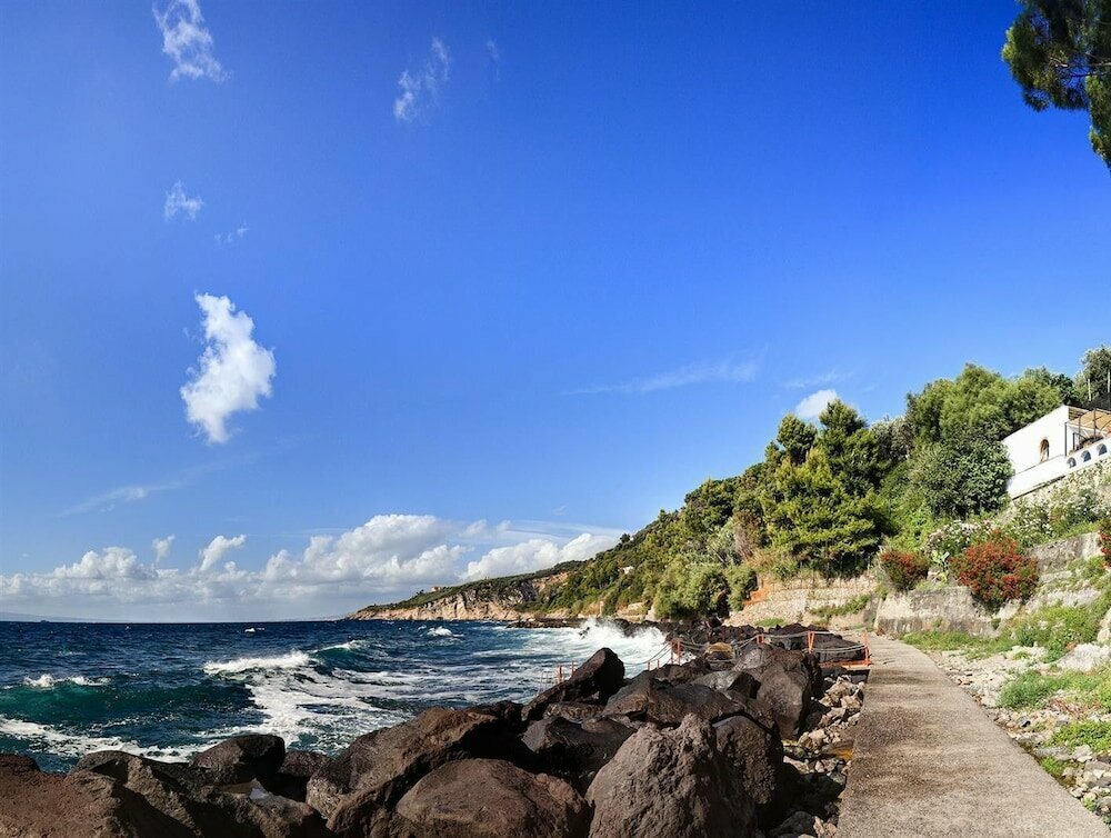 Vera ed il Vervece - Peace and Tranquillity Right Next to the Ocean