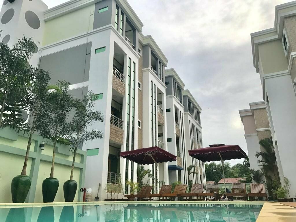 Ten Mile Hotel