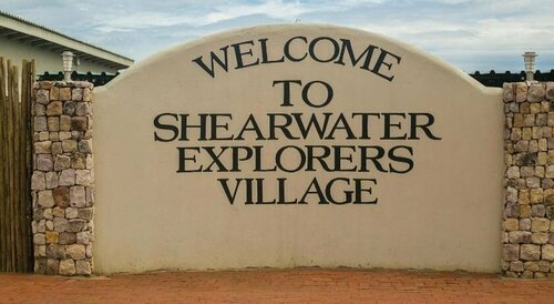 Shearwater Explorers Village, Reservar Casa de férias Hotéis em Victoria Falls com Piscina, Piscina