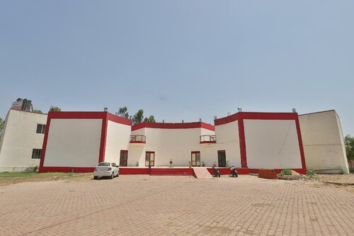 OYO Flagship 13124 Hotel Pyramid, Забронировать Отель Вадодара штат Гуджарат