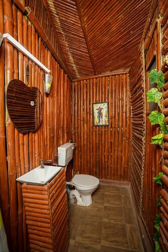 Kainaat A Riverside Homestay, Забронировать Отель Отели штата Химачал-Прадеш 3 звезды, 3*