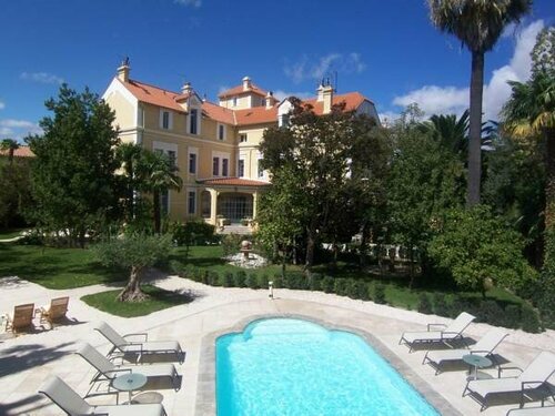 Chateau La Tour Apollinaire, Забронировать Отель Отели Перпиньян 4 звезды, рядом с Дворец королей Майорки, 4*