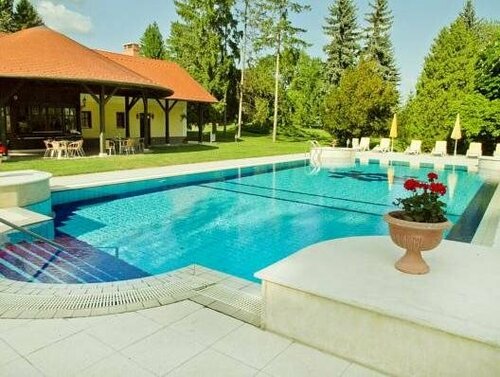 Castle Hotel Grof Degenfeld, Rezerwuj Hotel Tarcal 