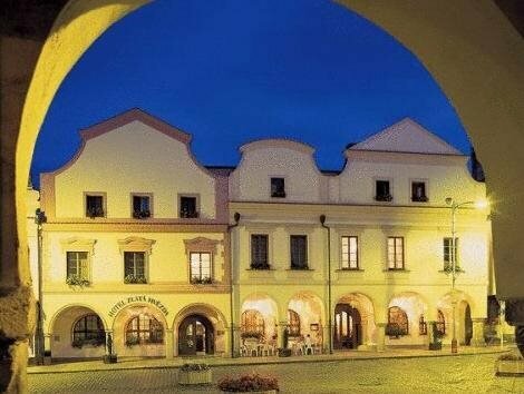 Hotel Zlatá hvězda, Забронировать Отель Тршебонь Trebonsko, рядом с Augustinian Monastery