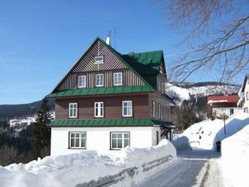 Astoria Inn, Забронировать Отель Шпиндлерув-Млин Краловеградецкий край, рядом с Горнолыжный подъемник Святого Петра на горе План
