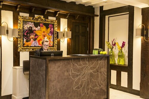 Best Western Stone Manor, Rezervați Hotel Hoteluri în Gloucestershire cu parcare, Parcare