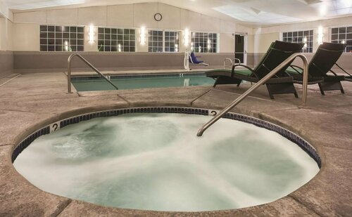 La Quinta Inn & Suites by Wyndham Las Vegas Nellis, Забронировать Отель Неллис США