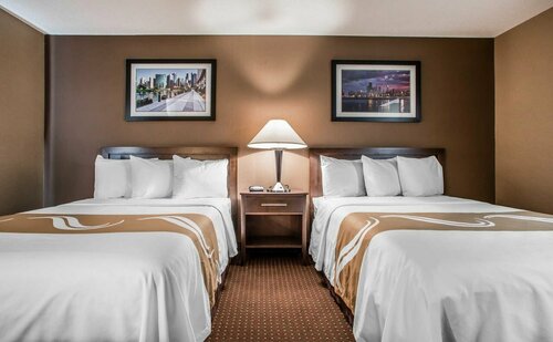 Quality Inn Elgin I-90, Rezervovat Hotel Elgin Chicago