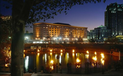 Courtyard by Marriott Providence Downtown, Забронировать Отель Провиденс 