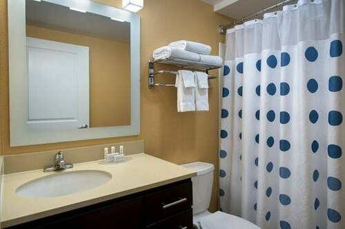 TownePlace Suites Republic Airport Long Island Farmingdale, Buchen Sie Hotel Farmingdale Long Island